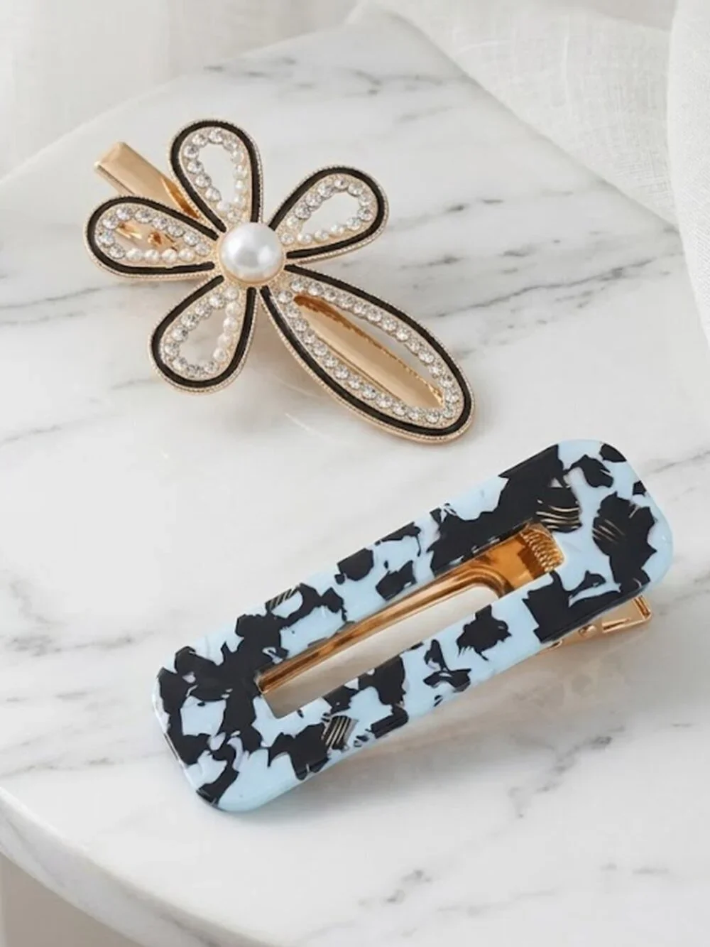 Two Piece Flower and Clip Accessory Set